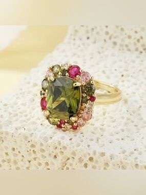 Gorgeous CZ Ring Gold Tone Size 7